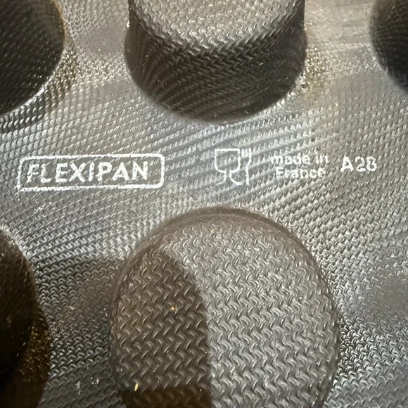 Demarle Non-Stick Black Silicone Mini Muffin Mold - Picture 3 of 3